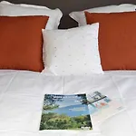Azur Hotel 2*