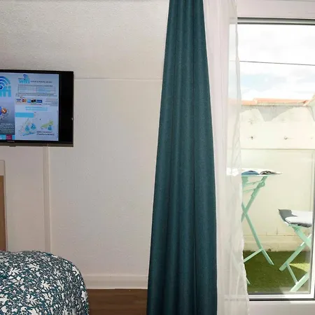Azur Hotel