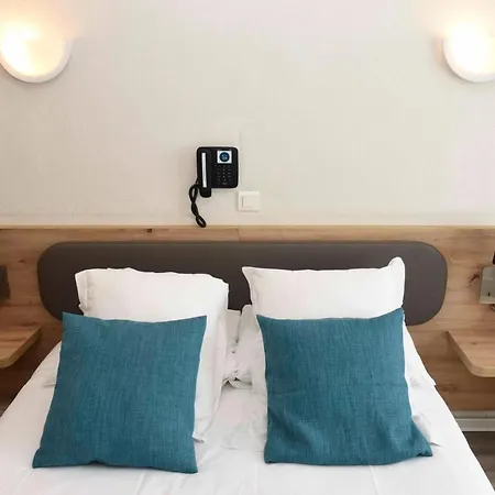 Azur Hotel 2*