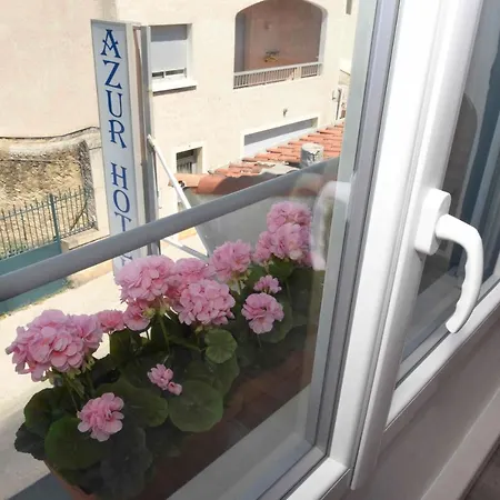 Otel Azur 2*